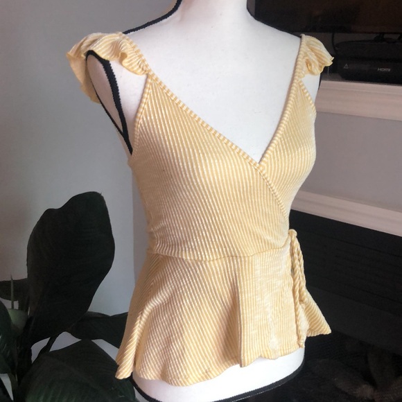 Yellow frilly vneck tank - Picture 2 of 5